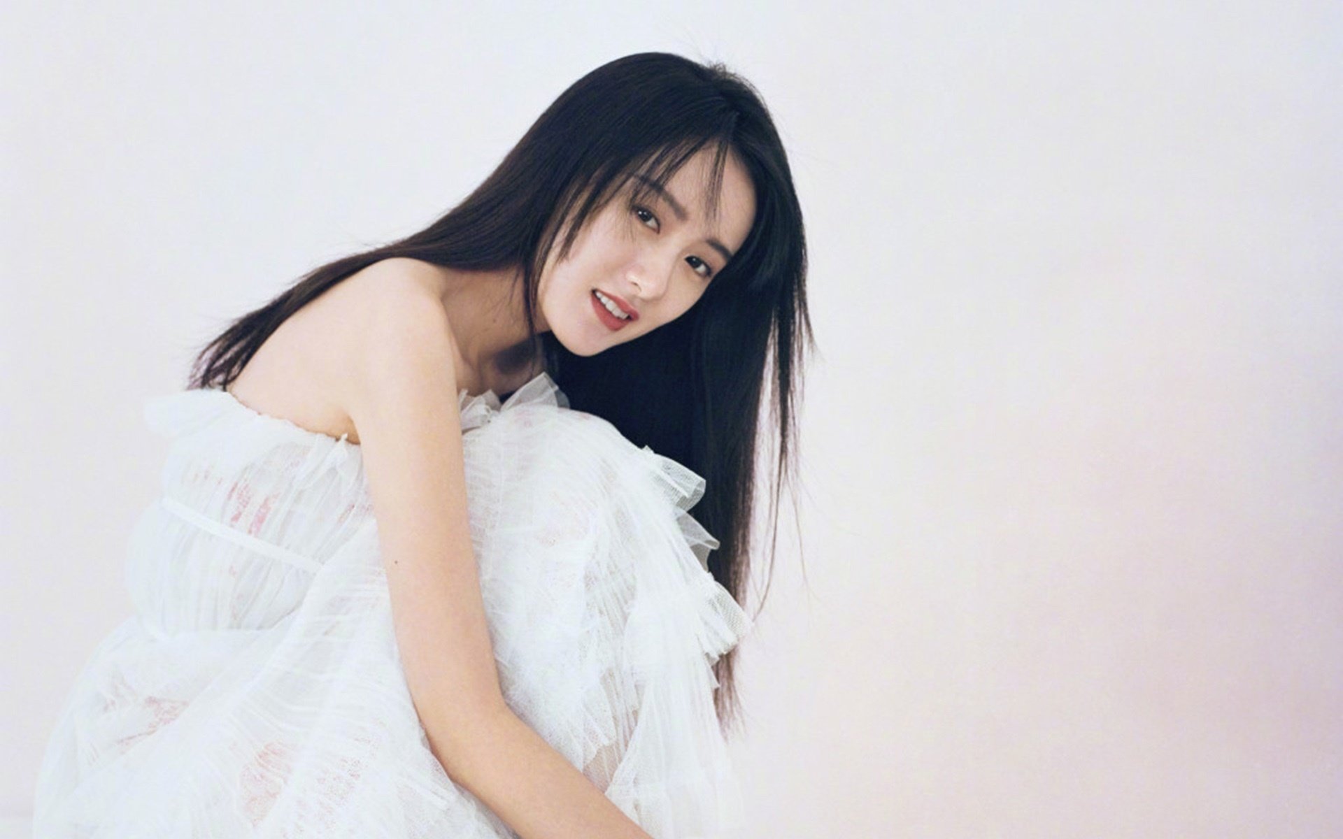 银色弯刀划破跃马红—雷诺完胜法拉利,皮亚斯特里一战成名